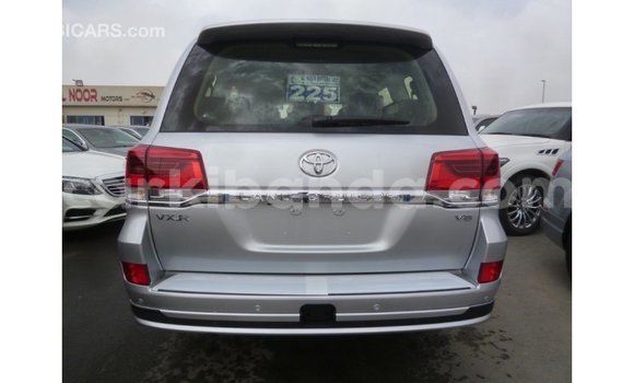 Nunua Imported Toyota Land Cruiser Nyingine Gari ndani ya Import - Dubai nchini Uganda Nunua Imported Toyota Land Cruiser Nyingine Gari ndani ya Import - Dubai nchini Uganda