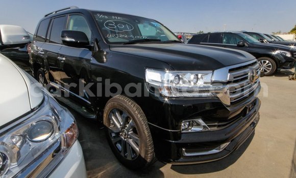 Nunua Imported Toyota Land Cruiser Nyeusi Gari ndani ya Import - Dubai nchini Uganda Nunua Imported Toyota Land Cruiser Nyeusi Gari ndani ya Import - Dubai nchini Uganda