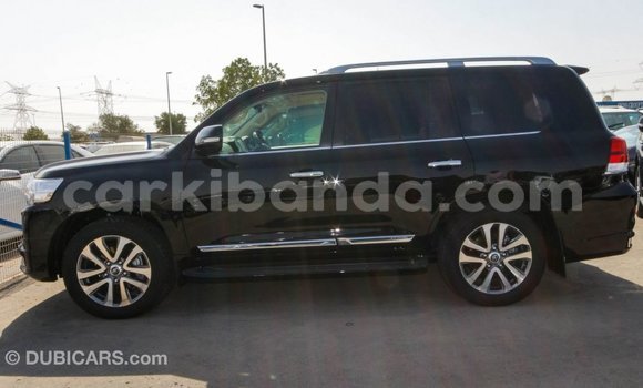 Nunua Imported Toyota Land Cruiser Nyeusi Gari ndani ya Import - Dubai nchini Uganda Nunua Imported Toyota Land Cruiser Nyeusi Gari ndani ya Import - Dubai nchini Uganda