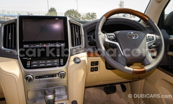 Nunua Imported Toyota Land Cruiser Nyeusi Gari ndani ya Import - Dubai nchini Uganda Nunua Imported Toyota Land Cruiser Nyeusi Gari ndani ya Import - Dubai nchini Uganda