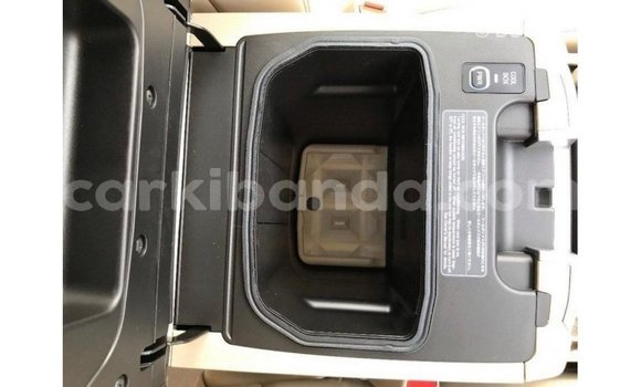 Gura Imported Toyota Land Cruiser Black Imodoka i Import - Dubai mu Uganda Gura Imported Toyota Land Cruiser Black Imodoka i Import - Dubai mu Uganda