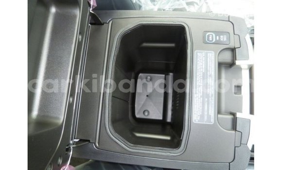 Acheter Import Voiture Toyota Land Cruiser Noir à Import - Dubai, Ouganda Acheter Import Voiture Toyota Land Cruiser Noir à Import - Dubai, Ouganda