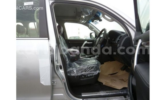 Nunua Imported Toyota Land Cruiser Nyingine Gari ndani ya Import - Dubai nchini Uganda Nunua Imported Toyota Land Cruiser Nyingine Gari ndani ya Import - Dubai nchini Uganda