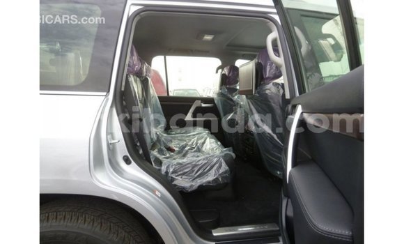 Nunua Imported Toyota Land Cruiser Nyingine Gari ndani ya Import - Dubai nchini Uganda Nunua Imported Toyota Land Cruiser Nyingine Gari ndani ya Import - Dubai nchini Uganda