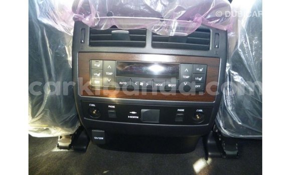Gura Imported Toyota Land Cruiser Black Imodoka i Import - Dubai mu Uganda Gura Imported Toyota Land Cruiser Black Imodoka i Import - Dubai mu Uganda