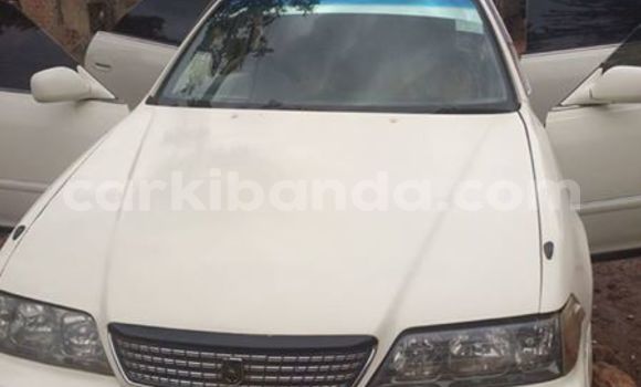 Acheter Occasion Voiture Toyota Mark II Blanc à Kampala, Ouganda Acheter Occasion Voiture Toyota Mark II Blanc à Kampala, Ouganda