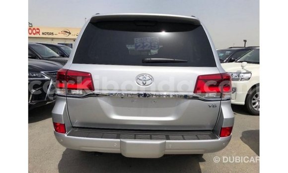 Nunua Imported Toyota Land Cruiser Nyingine Gari ndani ya Import - Dubai nchini Uganda Nunua Imported Toyota Land Cruiser Nyingine Gari ndani ya Import - Dubai nchini Uganda