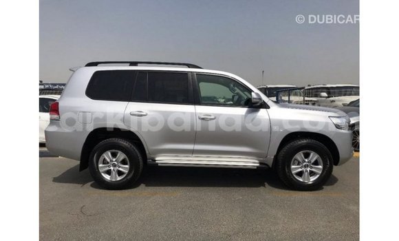Nunua Imported Toyota Land Cruiser Nyingine Gari ndani ya Import - Dubai nchini Uganda Nunua Imported Toyota Land Cruiser Nyingine Gari ndani ya Import - Dubai nchini Uganda