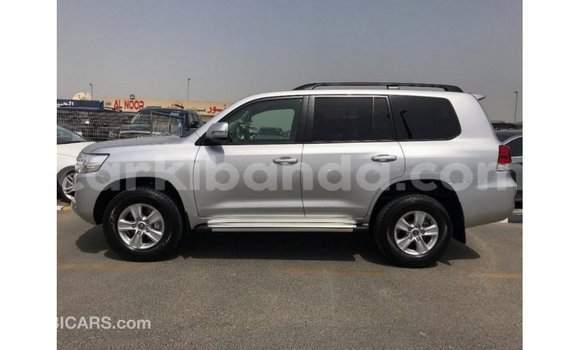 Nunua Imported Toyota Land Cruiser Nyingine Gari ndani ya Import - Dubai nchini Uganda Nunua Imported Toyota Land Cruiser Nyingine Gari ndani ya Import - Dubai nchini Uganda
