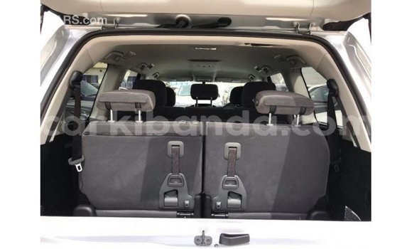 Nunua Imported Toyota Land Cruiser Nyingine Gari ndani ya Import - Dubai nchini Uganda Nunua Imported Toyota Land Cruiser Nyingine Gari ndani ya Import - Dubai nchini Uganda