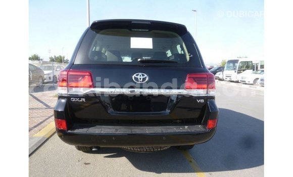 Nunua Imported Toyota Land Cruiser Nyeusi Gari ndani ya Import - Dubai nchini Uganda Nunua Imported Toyota Land Cruiser Nyeusi Gari ndani ya Import - Dubai nchini Uganda