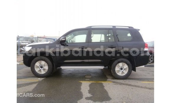Nunua Imported Toyota Land Cruiser Nyeusi Gari ndani ya Import - Dubai nchini Uganda Nunua Imported Toyota Land Cruiser Nyeusi Gari ndani ya Import - Dubai nchini Uganda