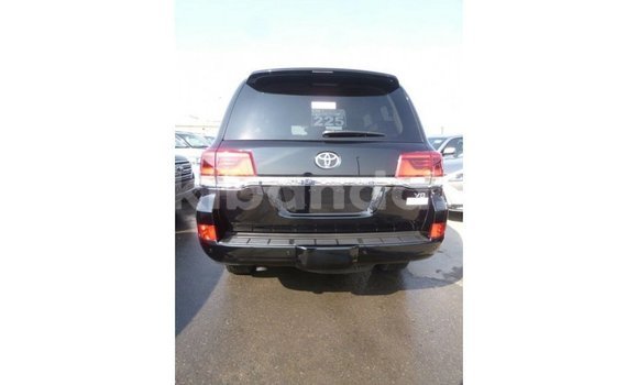Nunua Imported Toyota Land Cruiser Nyeusi Gari ndani ya Import - Dubai nchini Uganda Nunua Imported Toyota Land Cruiser Nyeusi Gari ndani ya Import - Dubai nchini Uganda