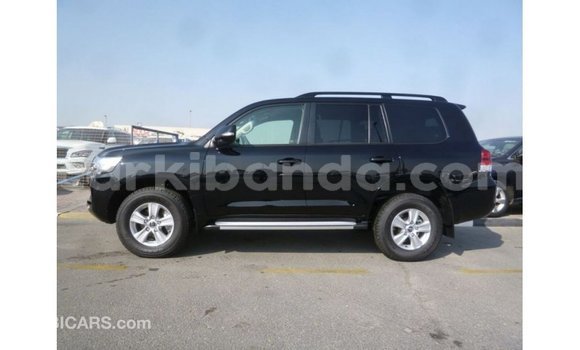 Nunua Imported Toyota Land Cruiser Nyeusi Gari ndani ya Import - Dubai nchini Uganda Nunua Imported Toyota Land Cruiser Nyeusi Gari ndani ya Import - Dubai nchini Uganda