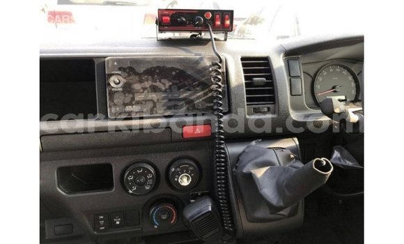 Nunua Imported Toyota Hiace Nyeupe Gari ndani ya Import - Dubai nchini Uganda Nunua Imported Toyota Hiace Nyeupe Gari ndani ya Import - Dubai nchini Uganda
