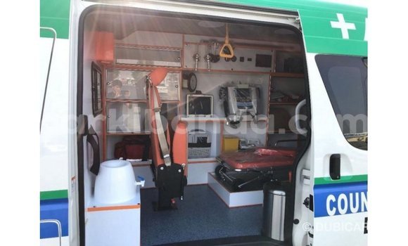 Nunua Imported Toyota Hiace Nyeupe Gari ndani ya Import - Dubai nchini Uganda Nunua Imported Toyota Hiace Nyeupe Gari ndani ya Import - Dubai nchini Uganda