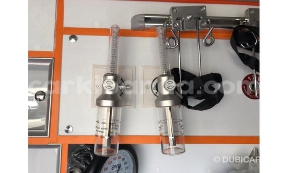 Nunua Imported Toyota Hiace Nyeupe Gari ndani ya Import - Dubai nchini Uganda Nunua Imported Toyota Hiace Nyeupe Gari ndani ya Import - Dubai nchini Uganda