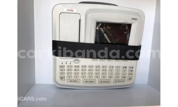 Nunua Imported Toyota Hiace Nyeupe Gari ndani ya Import - Dubai nchini Uganda Nunua Imported Toyota Hiace Nyeupe Gari ndani ya Import - Dubai nchini Uganda