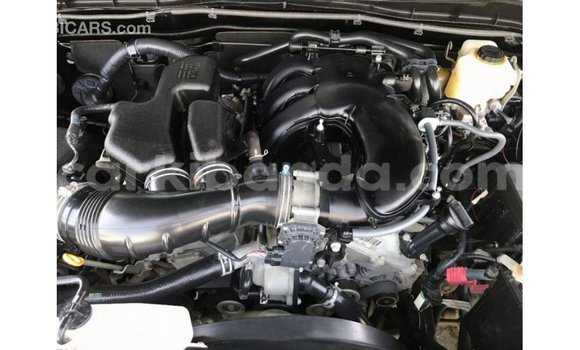 Nunua Imported Toyota FJ Cruiser Nyeusi Gari ndani ya Import - Dubai nchini Uganda Nunua Imported Toyota FJ Cruiser Nyeusi Gari ndani ya Import - Dubai nchini Uganda