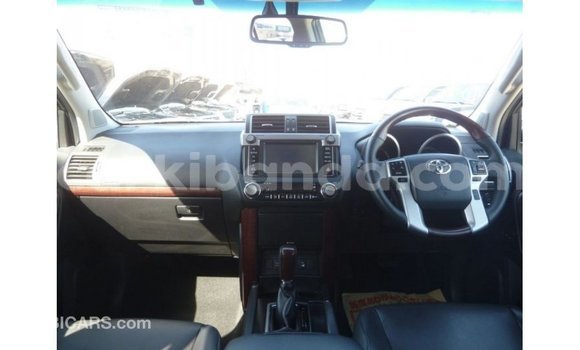 Nunua Imported Toyota Prado Nyeupe Gari ndani ya Import - Dubai nchini Uganda Nunua Imported Toyota Prado Nyeupe Gari ndani ya Import - Dubai nchini Uganda