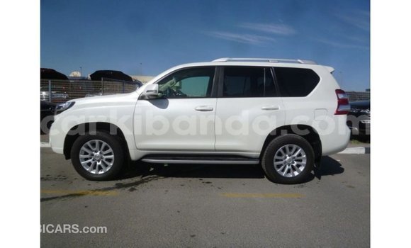Nunua Imported Toyota Prado Nyeupe Gari ndani ya Import - Dubai nchini Uganda Nunua Imported Toyota Prado Nyeupe Gari ndani ya Import - Dubai nchini Uganda