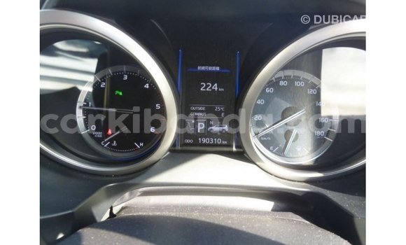 Nunua Imported Toyota Prado Nyeupe Gari ndani ya Import - Dubai nchini Uganda Nunua Imported Toyota Prado Nyeupe Gari ndani ya Import - Dubai nchini Uganda