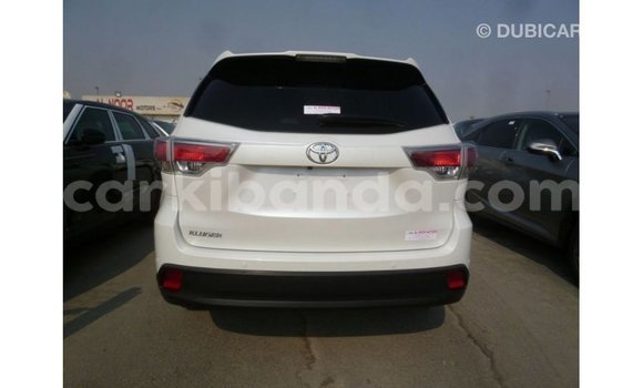 Acheter Import Voiture Toyota Kluger Blanc à Import - Dubai, Ouganda Acheter Import Voiture Toyota Kluger Blanc à Import - Dubai, Ouganda