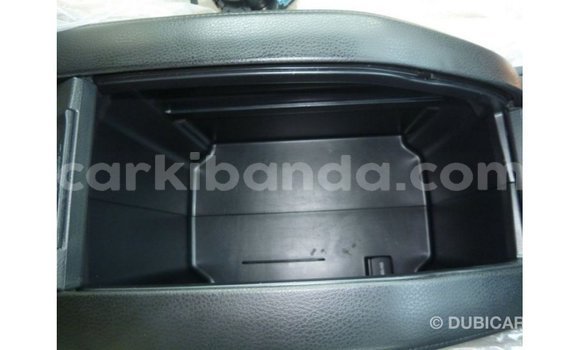 Acheter Import Voiture Toyota Kluger Blanc à Import - Dubai, Ouganda Acheter Import Voiture Toyota Kluger Blanc à Import - Dubai, Ouganda