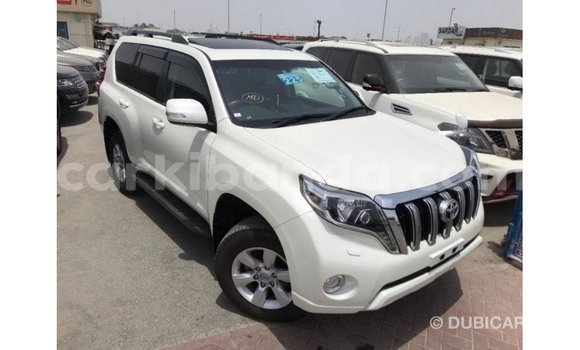 Nunua Imported Toyota Prado Nyeupe Gari ndani ya Import - Dubai nchini Uganda Nunua Imported Toyota Prado Nyeupe Gari ndani ya Import - Dubai nchini Uganda
