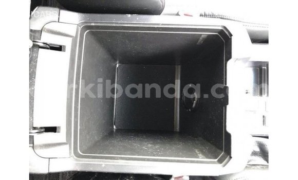 Nunua Imported Toyota Prado Nyeupe Gari ndani ya Import - Dubai nchini Uganda Nunua Imported Toyota Prado Nyeupe Gari ndani ya Import - Dubai nchini Uganda