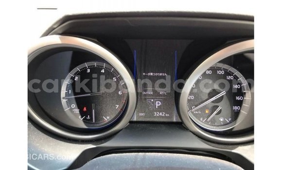 Nunua Imported Toyota Prado Nyeupe Gari ndani ya Import - Dubai nchini Uganda Nunua Imported Toyota Prado Nyeupe Gari ndani ya Import - Dubai nchini Uganda