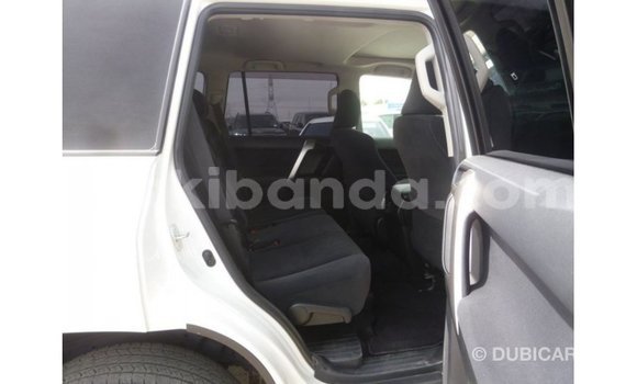 Acheter Import Voiture Toyota Prado Blanc à Import - Dubai, Ouganda Acheter Import Voiture Toyota Prado Blanc à Import - Dubai, Ouganda