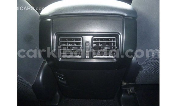 Acheter Import Voiture Toyota Prado Blanc à Import - Dubai, Ouganda Acheter Import Voiture Toyota Prado Blanc à Import - Dubai, Ouganda