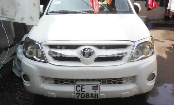 Acheter Occasion Voiture Toyota Hilux Blanc à Kampala, Ouganda Acheter Occasion Voiture Toyota Hilux Blanc à Kampala, Ouganda