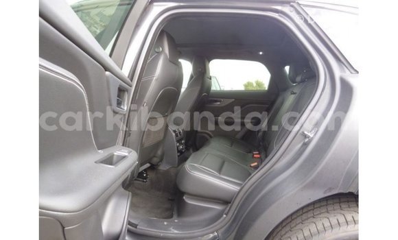 Acheter Import Voiture Jaguar F-Type Noir à Import - Dubai, Ouganda Acheter Import Voiture Jaguar F-Type Noir à Import - Dubai, Ouganda