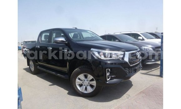 Nunua Imported Toyota Hilux Nyeusi Gari ndani ya Import - Dubai nchini Uganda Nunua Imported Toyota Hilux Nyeusi Gari ndani ya Import - Dubai nchini Uganda