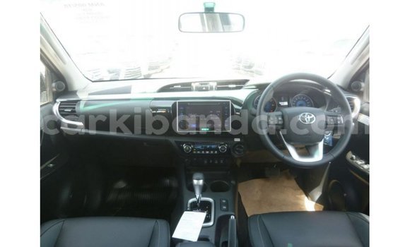 Nunua Imported Toyota Hilux Nyeusi Gari ndani ya Import - Dubai nchini Uganda Nunua Imported Toyota Hilux Nyeusi Gari ndani ya Import - Dubai nchini Uganda