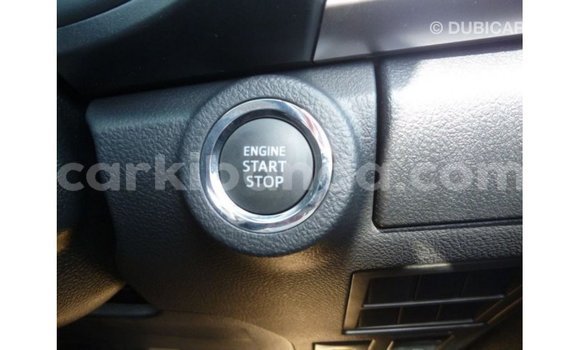 Acheter Import Voiture Toyota Hilux Noir à Import - Dubai, Ouganda Acheter Import Voiture Toyota Hilux Noir à Import - Dubai, Ouganda