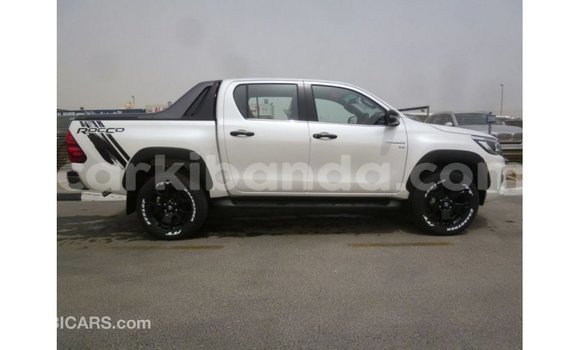 Gura Imported Toyota Hilux White Imodoka i Import - Dubai mu Uganda Gura Imported Toyota Hilux White Imodoka i Import - Dubai mu Uganda