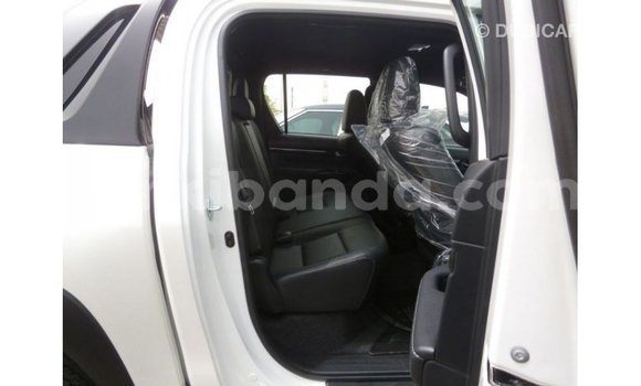 Gura Imported Toyota Hilux White Imodoka i Import - Dubai mu Uganda Gura Imported Toyota Hilux White Imodoka i Import - Dubai mu Uganda