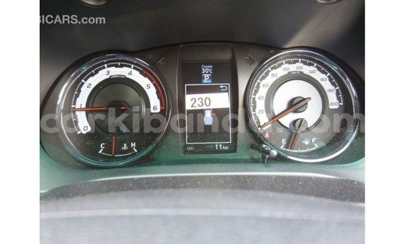 Gura Imported Toyota Hilux White Imodoka i Import - Dubai mu Uganda Gura Imported Toyota Hilux White Imodoka i Import - Dubai mu Uganda