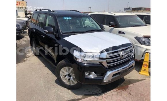 Acheter Import Voiture Toyota Land Cruiser Noir à Import - Dubai, Ouganda Acheter Import Voiture Toyota Land Cruiser Noir à Import - Dubai, Ouganda
