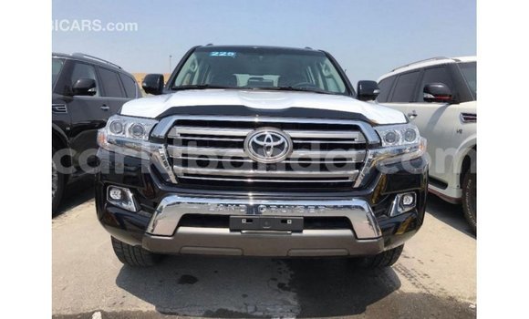 Acheter Import Voiture Toyota Land Cruiser Noir à Import - Dubai, Ouganda Acheter Import Voiture Toyota Land Cruiser Noir à Import - Dubai, Ouganda