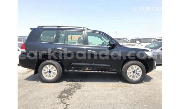 Acheter Import Voiture Toyota Land Cruiser Noir à Import - Dubai, Ouganda Acheter Import Voiture Toyota Land Cruiser Noir à Import - Dubai, Ouganda
