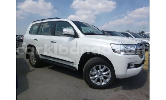Gura Imported Toyota Land Cruiser White Imodoka i Import - Dubai mu Uganda Gura Imported Toyota Land Cruiser White Imodoka i Import - Dubai mu Uganda
