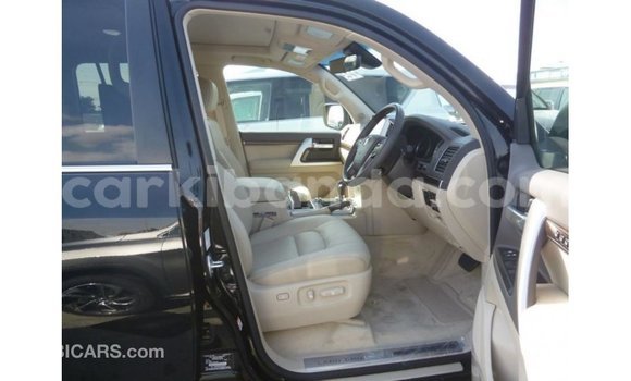 Gura Imported Toyota Land Cruiser Black Imodoka i Import - Dubai mu Uganda Gura Imported Toyota Land Cruiser Black Imodoka i Import - Dubai mu Uganda