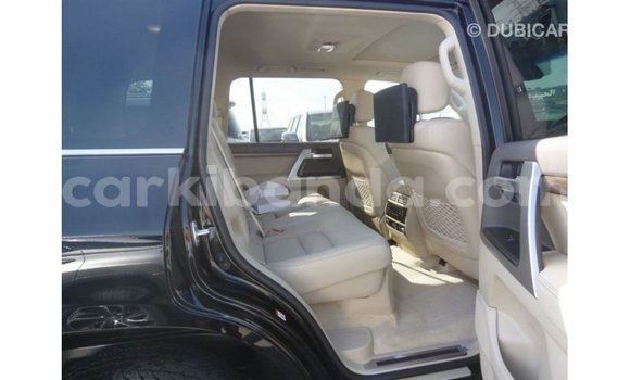 Gura Imported Toyota Land Cruiser Black Imodoka i Import - Dubai mu Uganda Gura Imported Toyota Land Cruiser Black Imodoka i Import - Dubai mu Uganda