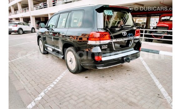 Acheter Import Voiture Toyota Land Cruiser Noir à Import - Dubai, Ouganda Acheter Import Voiture Toyota Land Cruiser Noir à Import - Dubai, Ouganda