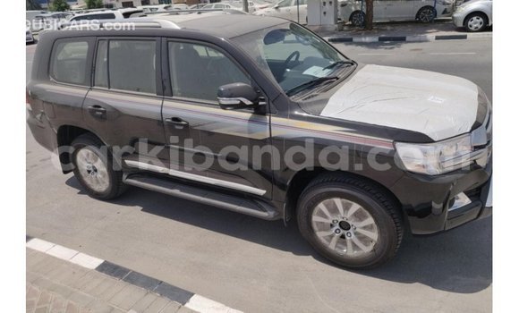 Acheter Import Voiture Toyota Land Cruiser Noir à Import - Dubai, Ouganda Acheter Import Voiture Toyota Land Cruiser Noir à Import - Dubai, Ouganda