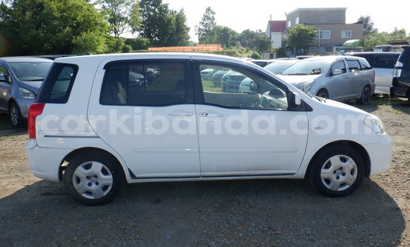 Gura Yakoze Toyota Raum White Imodoka i Kampala mu Uganda Gura Yakoze Toyota Raum White Imodoka i Kampala mu Uganda